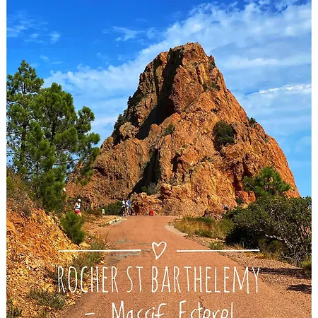 R1g-120 M Plage-2 Ch-jardin * Saint-Raphael (Var)